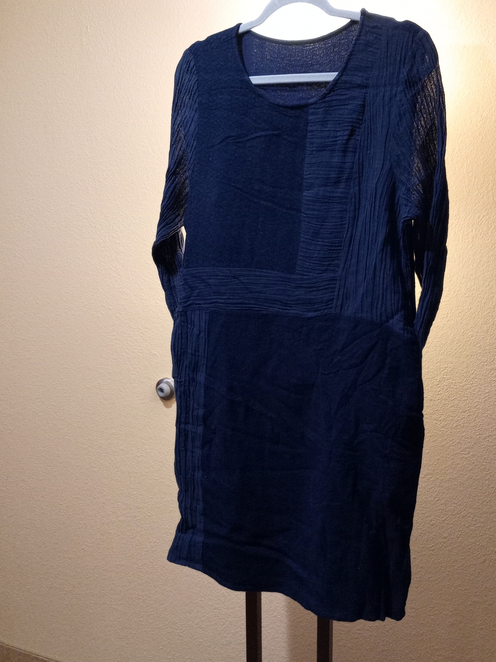 Navy Blue Textured Long-Sleeve Tunic Size L